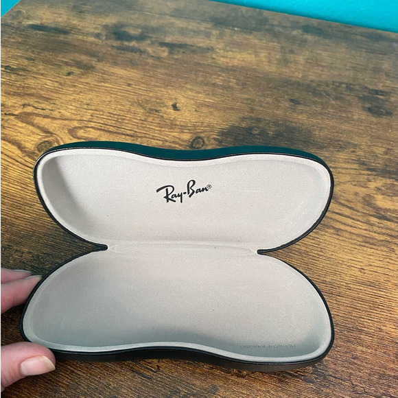 Ray Ban Black Hard Side Calmshell Glasses Case - Picture 6 of 7